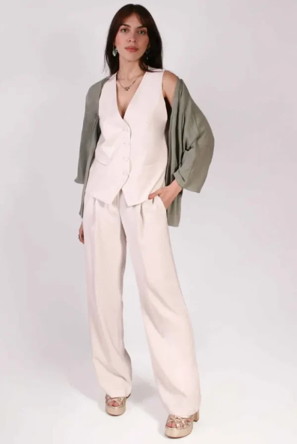 Lopezientos Pantalón mujer crop con pinzas liso ⋆ Nata Outlet